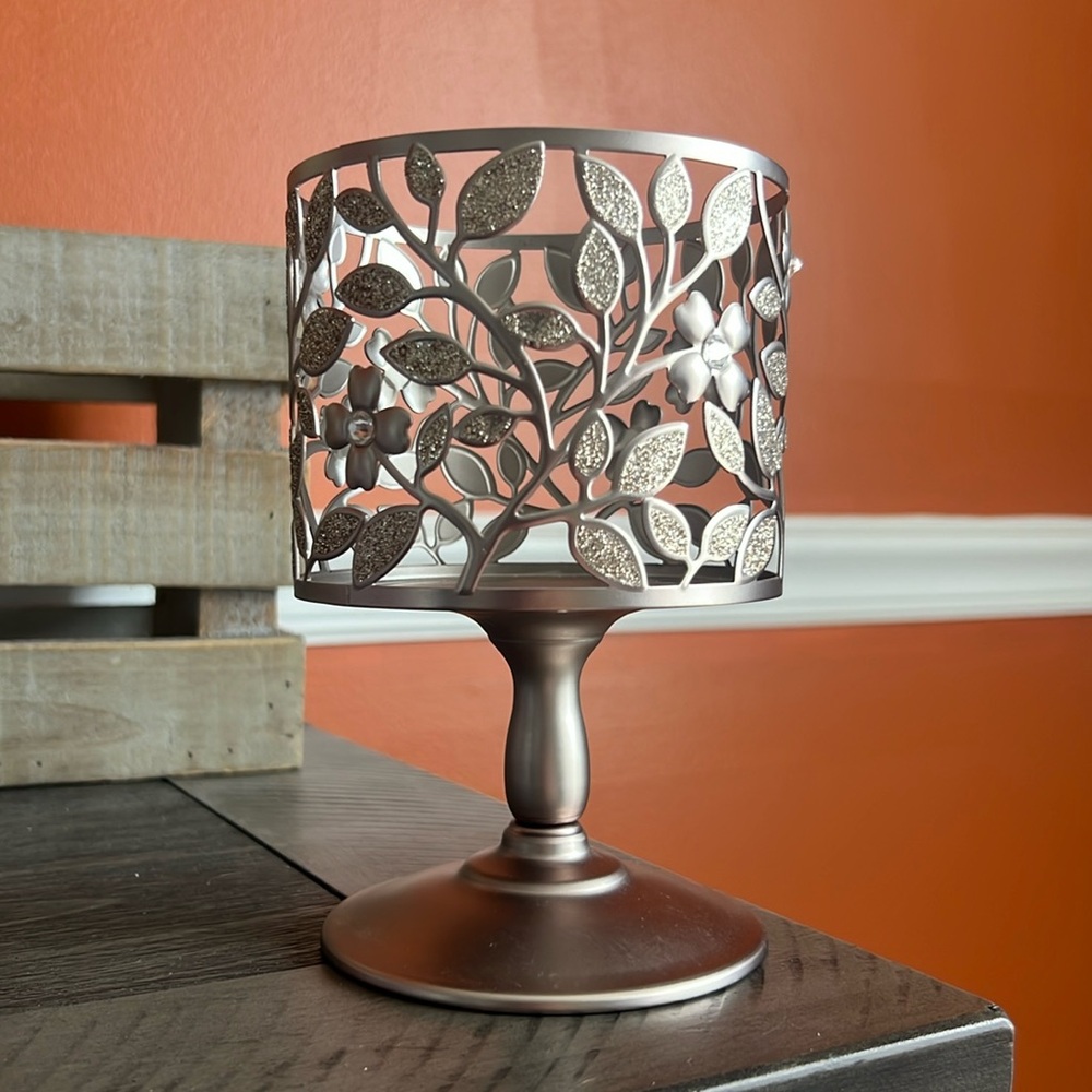 Bath and body Works Dogwood pedestal